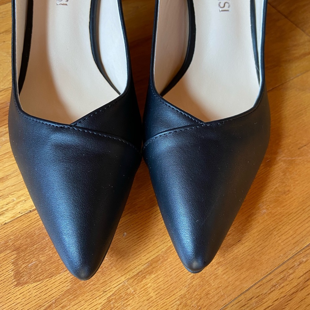 Black kitten heel pumps- pointed toe- foldable